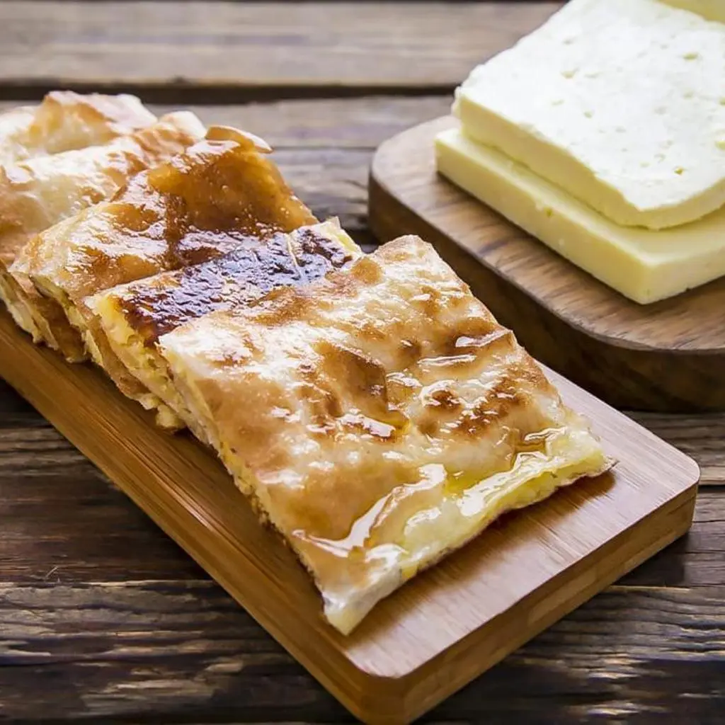 مطبق جبنتين مع شيدر سائل